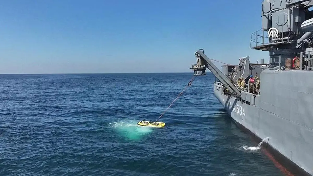 Silivri'deki Gemi Kazasında Kayıp 10 Denizci İçin Arama Devam Ediyor