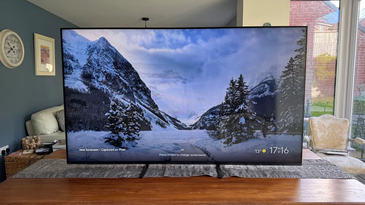 Sony'nin Yeni Orta Segment Televizyonu Bravia 5 ile Değerlendirme: Fiyatına Göre Üstün Performans