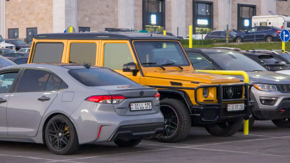 SUV Hype'ı: Sedanların Hâlâ Önde Olduğu 4 Kritik Alan