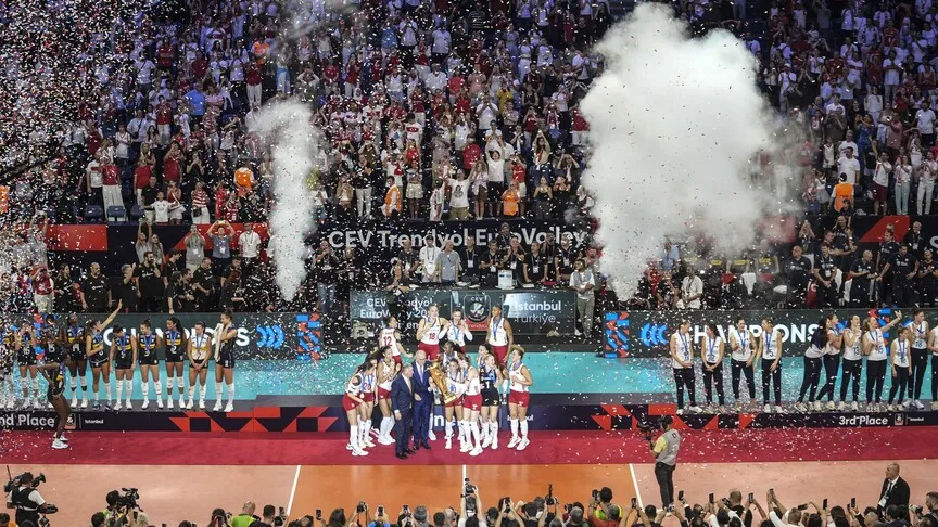 Türk Kadın Voleybolu 2026'da Taçlandı: Şampiyona ve Rekorlar Yılı