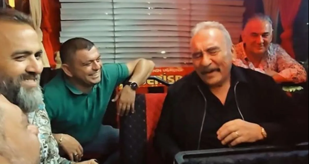 Ümit Besen, Kayseri konserine nostaljik minibüsle gitti