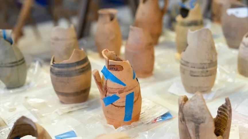 Urla'da 5 Bin Yıllık Taş Drenaj Sistemi ve Ege'nin Ticaret Kalıntıları Gün Yüzüne Çıktı