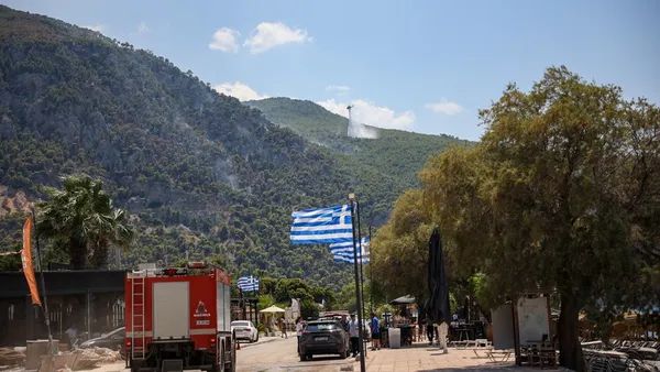 Yunanistan'da geniş bölgede yangın alarmı